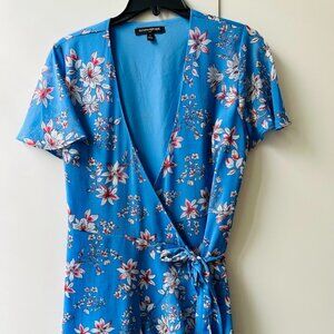 Banana Republic Women Flutter Wrap Dress W/ Ruffle Sleeve Sz 4 Blue Floral Flowy